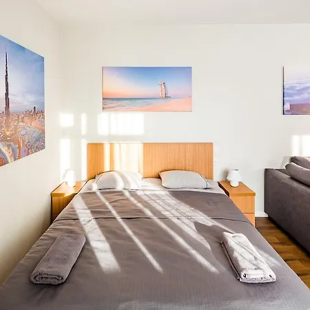 Apartamento On The Square Of Svyatoslav Leópolis